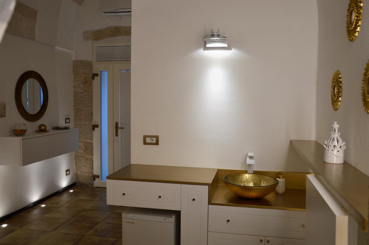 Отель Gold White Exclusive House Полиньяно-а-Маре Экстерьер фото