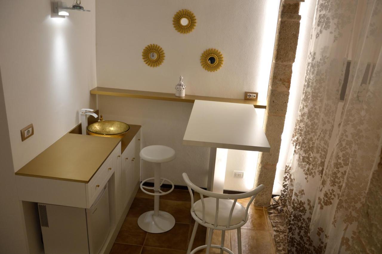 Отель Gold White Exclusive House Полиньяно-а-Маре Экстерьер фото